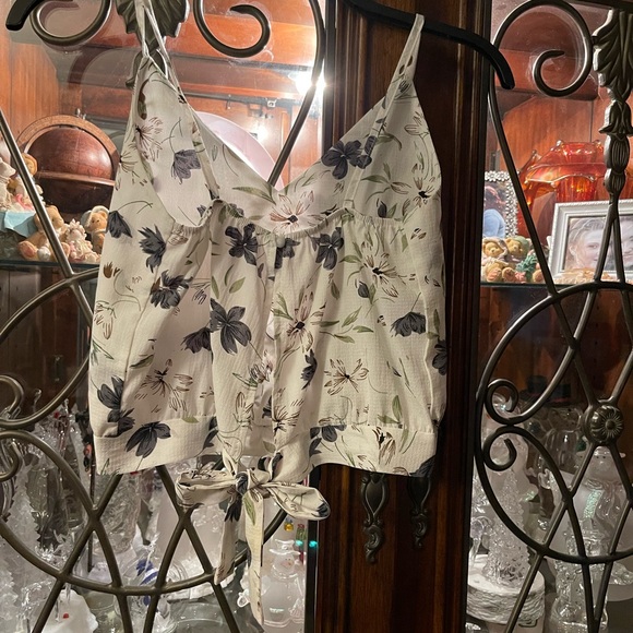 Spaghetti strap halter - Picture 2 of 2